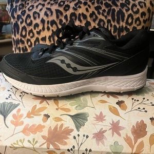 SAUCONY(WORN ONCE!!!!)